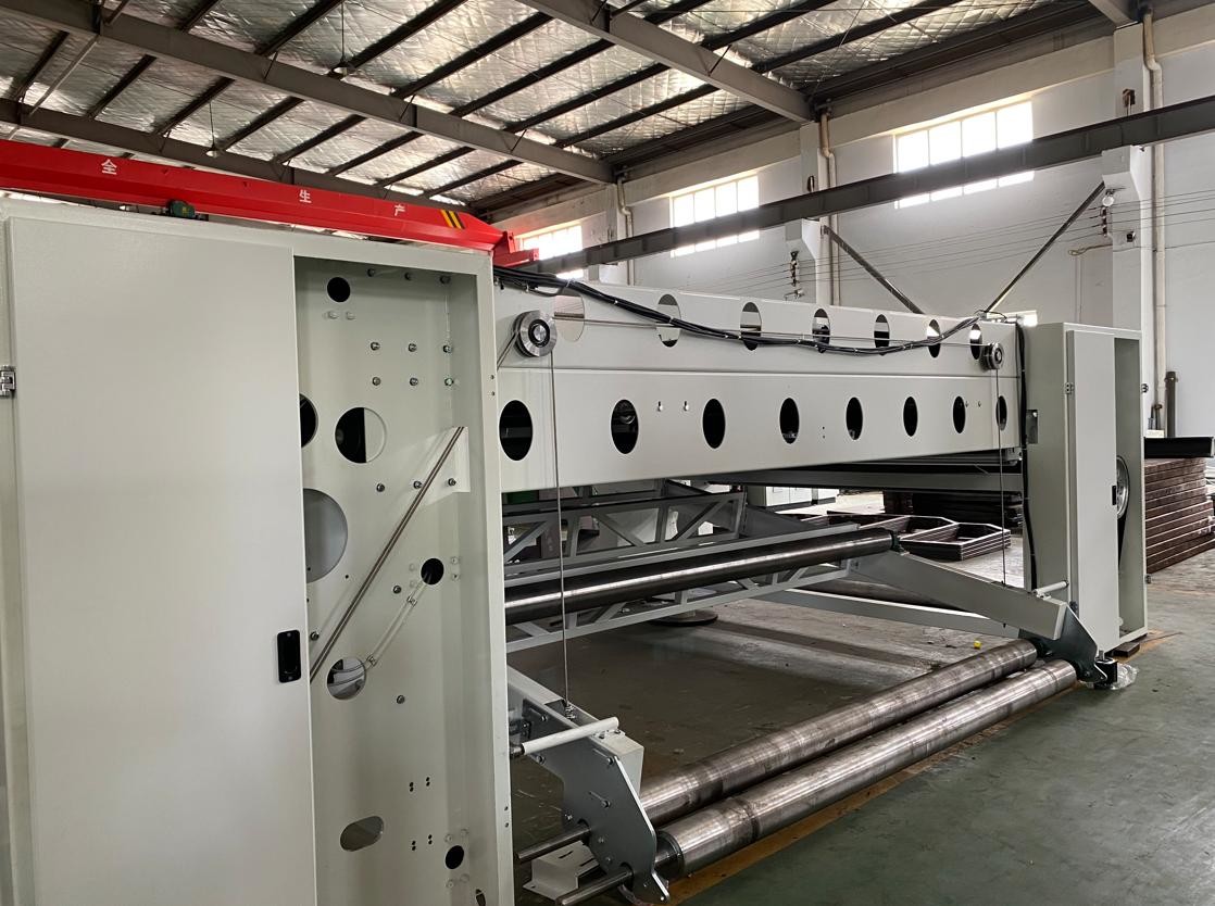 70 m/min Clampe à grande vitesse non tissée sur machine à lapper croisée